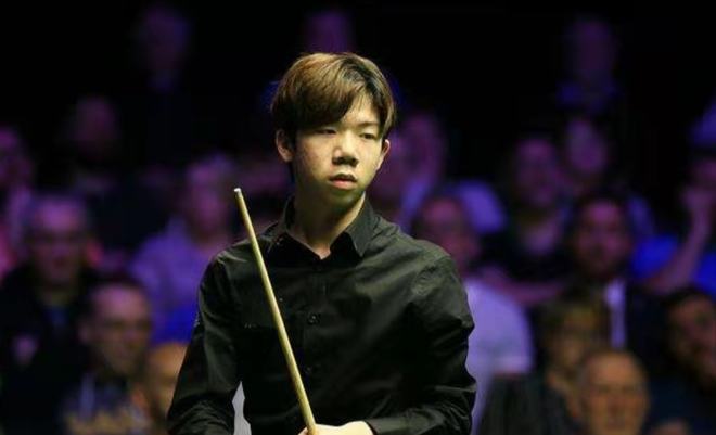 议的氛围中 议的氛围中